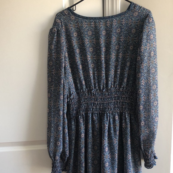 Dress - Picture 4 of 9